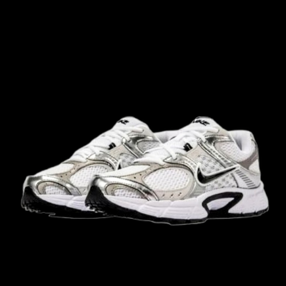 Nike V5 RNR Running Mens Size 12 White Vast Grey Silver Black